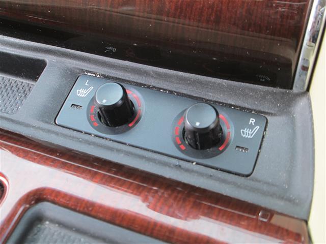 ヴェルファイアハイブリッド Ｖ　Ｌエディション　１オナ　メーカーナビ　後席モニター（9枚目）