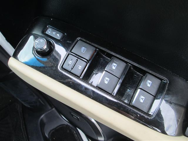 ヴェルファイアハイブリッド Ｖ　Ｌエディション　１オナ　メーカーナビ　後席モニター（16枚目）