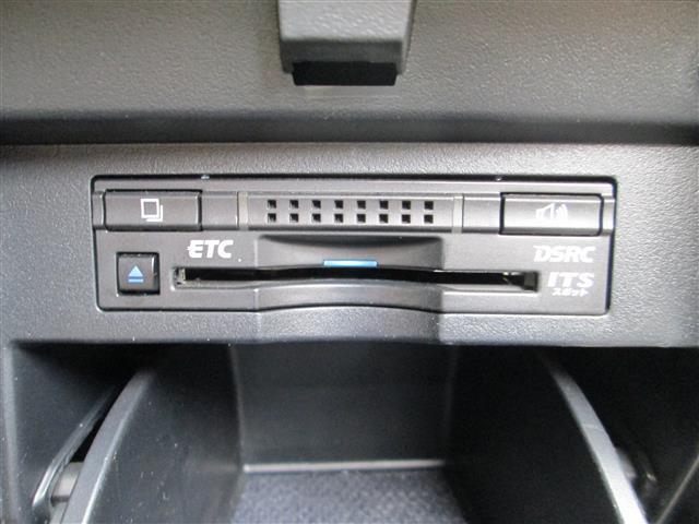 ヴェルファイアハイブリッド Ｖ　Ｌエディション　１オナ　メーカーナビ　後席モニター（18枚目）