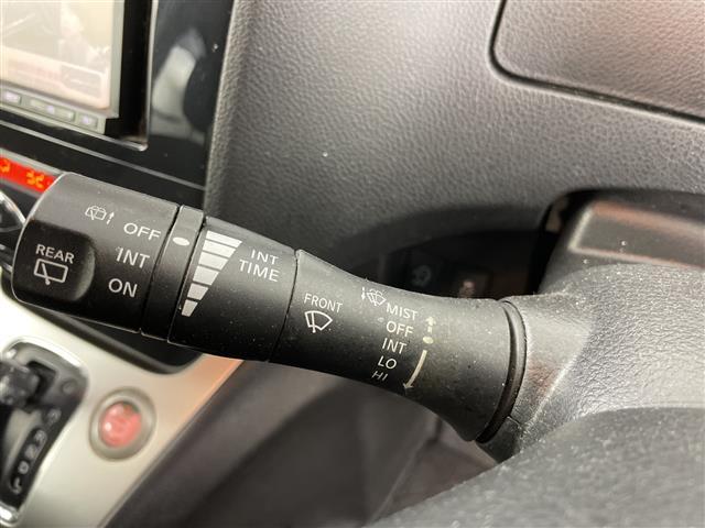 セレナ ２０Ｘ　・４ＷＤ・社外ナビ・ＣＤ／ＳＤ／ワンセグ・バックカメラ・左パワースライドドア・クルーズコントロール・アイドリングストップ・オートライト・プッシュスタート／スマートキー・ＥＴＣ（12枚目）