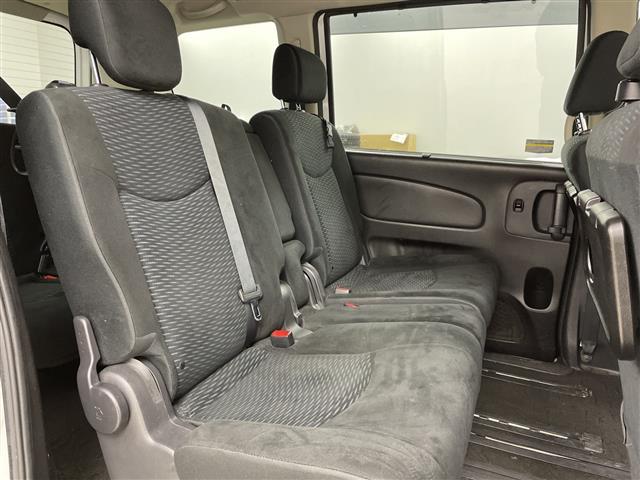 セレナ ２０Ｘ　・４ＷＤ・社外ナビ・ＣＤ／ＳＤ／ワンセグ・バックカメラ・左パワースライドドア・クルーズコントロール・アイドリングストップ・オートライト・プッシュスタート／スマートキー・ＥＴＣ（17枚目）