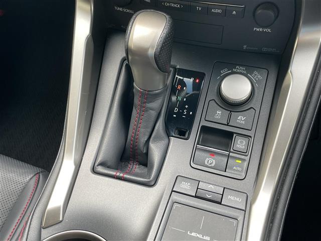 ＮＸ ＮＸ３００ｈ　Ｆスポーツ　純正ＳＤナビ（フルセグＴＶ／ＣＤ／ＤＶＤ／Ｂｌｕｅｔｏｏｔｈ）全方位カメラレーダークルーズコントロールパドルシフトステアリングヒーター前後ドライブレコーダーシートヒーターベンチレーシートメモリーシート（7枚目）