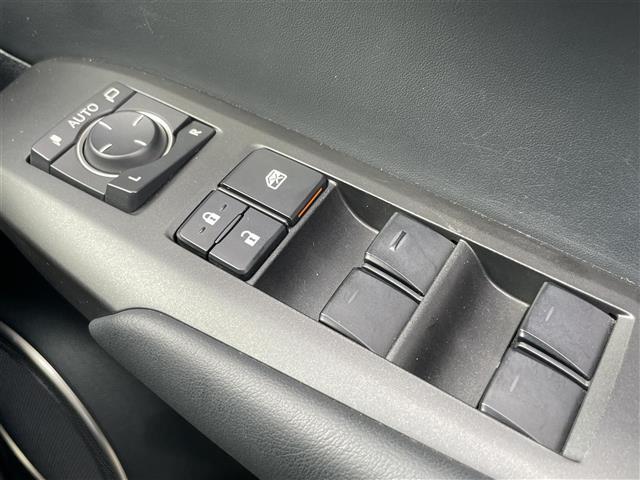 ＮＸ ＮＸ３００ｈ　Ｆスポーツ　純正ＳＤナビ（フルセグＴＶ／ＣＤ／ＤＶＤ／Ｂｌｕｅｔｏｏｔｈ）全方位カメラレーダークルーズコントロールパドルシフトステアリングヒーター前後ドライブレコーダーシートヒーターベンチレーシートメモリーシート（11枚目）