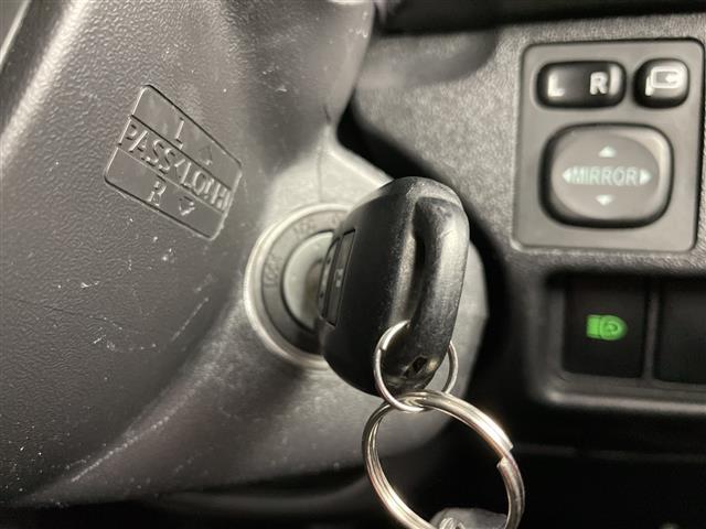 ハイエースバン ロングスーパーＧＬ　４ＷＤ　／　ディーゼルターボ・トヨタセーフティセンス・プリクラッシュセーフティ・純正ディーラーＯＰナビ・ＤＶＤ．ＣＤ．ＳＤ．ＢＴ．フルセグ・バックカメラ・両側スライドドア・社外ドライブレ（8枚目）