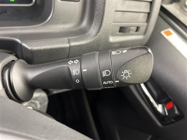 ハイエースバン ロングスーパーＧＬ　４ＷＤ　／　ディーゼルターボ・トヨタセーフティセンス・プリクラッシュセーフティ・純正ディーラーＯＰナビ・ＤＶＤ．ＣＤ．ＳＤ．ＢＴ．フルセグ・バックカメラ・両側スライドドア・社外ドライブレ（11枚目）