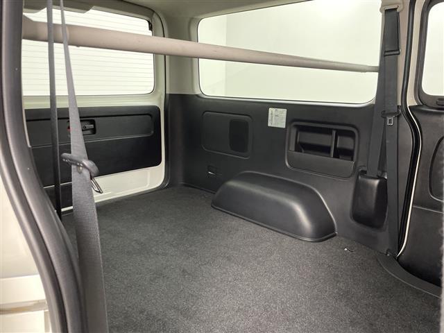 ハイエースバン ロングスーパーＧＬ　４ＷＤ　／　ディーゼルターボ・トヨタセーフティセンス・プリクラッシュセーフティ・純正ディーラーＯＰナビ・ＤＶＤ．ＣＤ．ＳＤ．ＢＴ．フルセグ・バックカメラ・両側スライドドア・社外ドライブレ（22枚目）