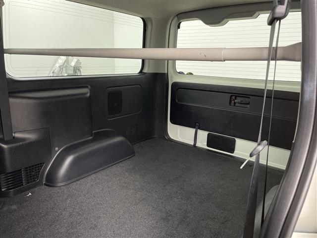 ハイエースバン ロングスーパーＧＬ　４ＷＤ　／　ディーゼルターボ・トヨタセーフティセンス・プリクラッシュセーフティ・純正ディーラーＯＰナビ・ＤＶＤ．ＣＤ．ＳＤ．ＢＴ．フルセグ・バックカメラ・両側スライドドア・社外ドライブレ（25枚目）