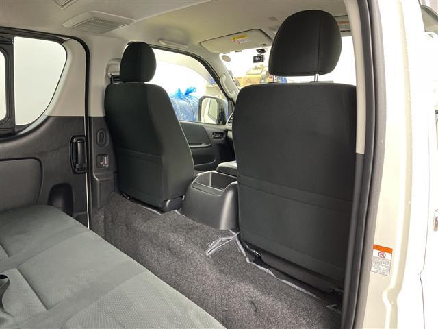 ハイエースバン ロングスーパーＧＬ　４ＷＤ　／　ディーゼルターボ・トヨタセーフティセンス・プリクラッシュセーフティ・純正ディーラーＯＰナビ・ＤＶＤ．ＣＤ．ＳＤ．ＢＴ．フルセグ・バックカメラ・両側スライドドア・社外ドライブレ（26枚目）