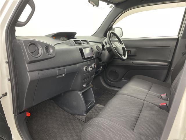 bB S 4WD・寒冷地仕様・社外HDDナビ・CD/DVD/SD/HDD・積込夏タイヤ社外AWセット・ETC・ヘッドライトレベライザー・ドアバイザー・ワイパーデアイサー・純正フロアマット・保証書・取扱説明書(21枚目)