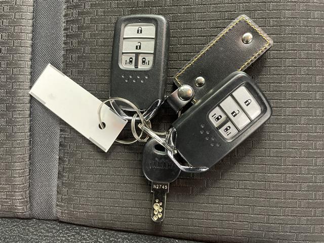 ステップワゴンスパーダ スパーダ ホンダセンシング ・4WD/ホンダセンシング・衝突軽減ブレーキ〈CMBS〉・LKAS〈車線維持支援システム〉・レーダークルーズコントロール・純正9インチインターナビ・DVD.CD.SD.BT.フルセグ・マル(12枚目)