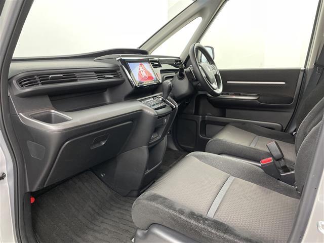 ステップワゴンスパーダ スパーダ ホンダセンシング ・4WD/ホンダセンシング・衝突軽減ブレーキ〈CMBS〉・LKAS〈車線維持支援システム〉・レーダークルーズコントロール・純正9インチインターナビ・DVD.CD.SD.BT.フルセグ・マル(25枚目)