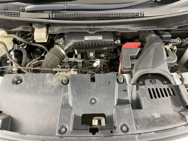 ステップワゴンスパーダ スパーダ ホンダセンシング ・4WD/ホンダセンシング・衝突軽減ブレーキ〈CMBS〉・LKAS〈車線維持支援システム〉・レーダークルーズコントロール・純正9インチインターナビ・DVD.CD.SD.BT.フルセグ・マル(41枚目)