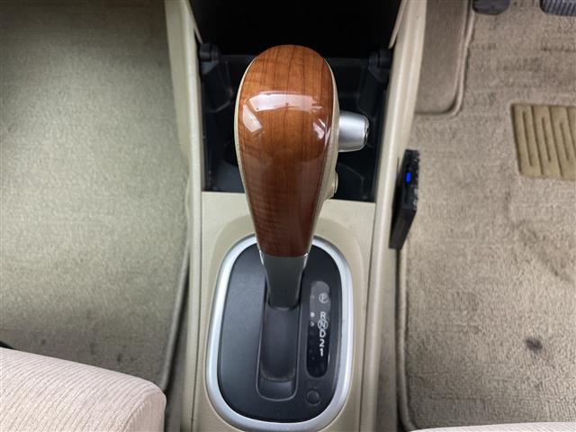 ティーダラティオ １５Ｍ　ＦＯＵＲ　４ＷＤ・社外オーディオ・ＣＤ／ＡＵＸ・オートライト・ＥＴＣ・ヘッドライトレベライザー・オートエアコン・積込夏タイヤスチールホイールセット・電動格納ミラー・ドアバイザー・スマートキー・スペアキー（2枚目）