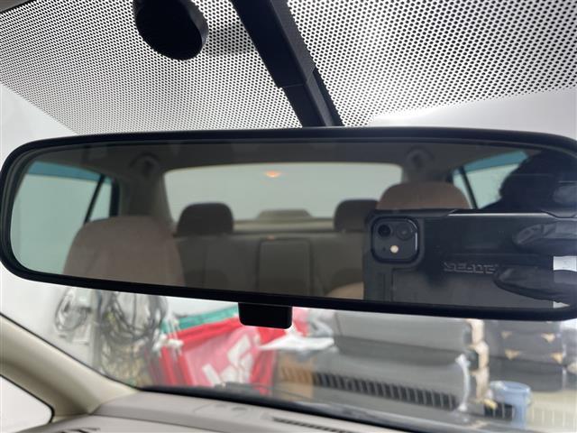 ティーダラティオ １５Ｍ　ＦＯＵＲ　４ＷＤ・社外オーディオ・ＣＤ／ＡＵＸ・オートライト・ＥＴＣ・ヘッドライトレベライザー・オートエアコン・積込夏タイヤスチールホイールセット・電動格納ミラー・ドアバイザー・スマートキー・スペアキー（3枚目）