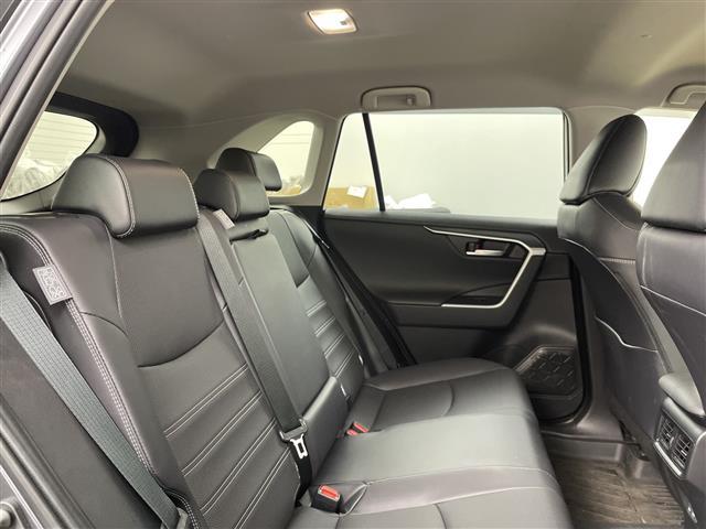 ＲＡＶ４ Ｇ　ワンオーナー・４ＷＤ・寒冷地仕様・純正ディスプレイオーディオ・トヨタセーフティセンス・プリクラッシュセーフティ・レーダークルーズコントロール・ブラインドスポットモニター・パノラミックビューモニター（19枚目）