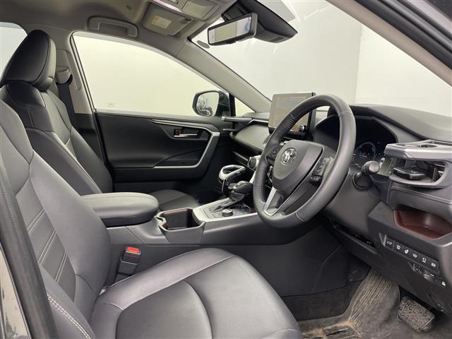 ＲＡＶ４ Ｇ　ワンオーナー・４ＷＤ・寒冷地仕様・純正ディスプレイオーディオ・トヨタセーフティセンス・プリクラッシュセーフティ・レーダークルーズコントロール・ブラインドスポットモニター・パノラミックビューモニター（20枚目）