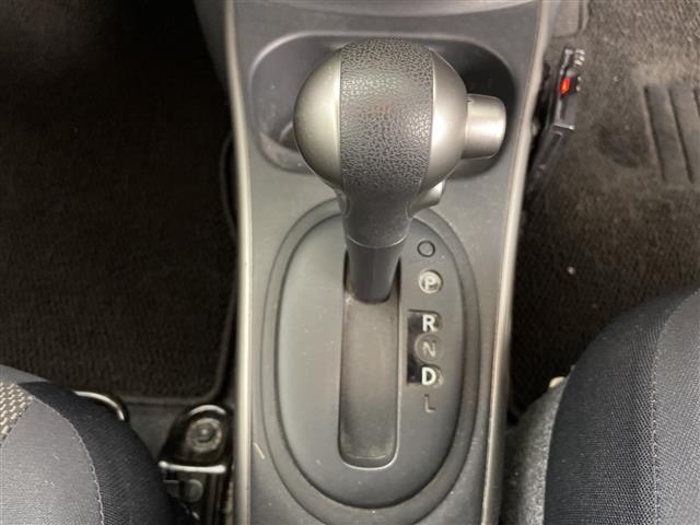 ラティオ Ｇ　ワンオーナー・純正オーディオ・ＣＤ／ＡＵＸ・横滑り防止装置／ＥＴＣ・プッシュスタート／スマートキー・ヘッドライトレベライザー・電動格納ミラー・純正フロアマット・オートエアコン・積込夏タイヤ純正ＡＷ付き（2枚目）