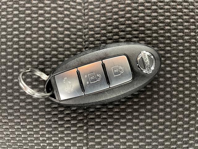 ラティオ Ｇ　ワンオーナー・純正オーディオ・ＣＤ／ＡＵＸ・横滑り防止装置／ＥＴＣ・プッシュスタート／スマートキー・ヘッドライトレベライザー・電動格納ミラー・純正フロアマット・オートエアコン・積込夏タイヤ純正ＡＷ付き（11枚目）