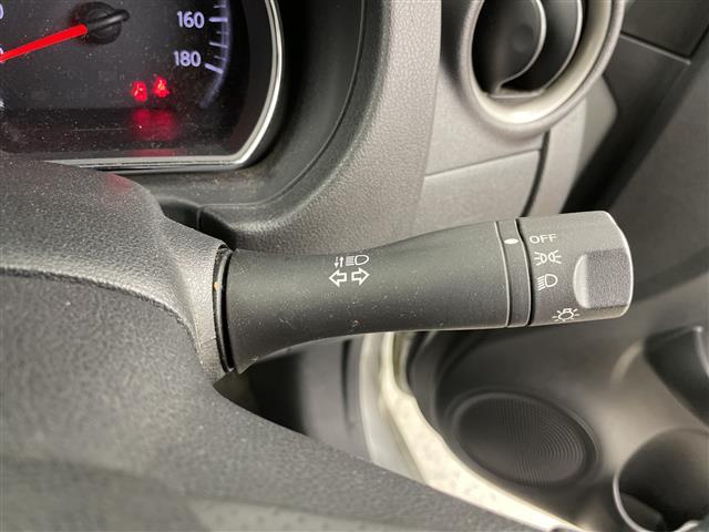 ラティオ Ｇ　ワンオーナー・純正オーディオ・ＣＤ／ＡＵＸ・横滑り防止装置／ＥＴＣ・プッシュスタート／スマートキー・ヘッドライトレベライザー・電動格納ミラー・純正フロアマット・オートエアコン・積込夏タイヤ純正ＡＷ付き（14枚目）