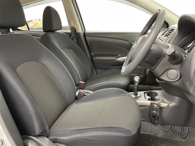 ラティオ Ｇ　ワンオーナー・純正オーディオ・ＣＤ／ＡＵＸ・横滑り防止装置／ＥＴＣ・プッシュスタート／スマートキー・ヘッドライトレベライザー・電動格納ミラー・純正フロアマット・オートエアコン・積込夏タイヤ純正ＡＷ付き（15枚目）