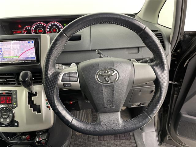 ヴォクシー ＺＳ　４ＷＤ・寒冷地仕様・社外ＨＤＤナビ・ＣＤ／ＤＶＤ／ＳＤ／ＨＤＤ／フルセグＴＶ・Ｂｌｕｅｔｏｏｔｈ接続（ハンズフリーのみ）・片側パワースライドドア・ＭＴモード付ＡＴ／パドルシフト・社外後席用モニター（2枚目）