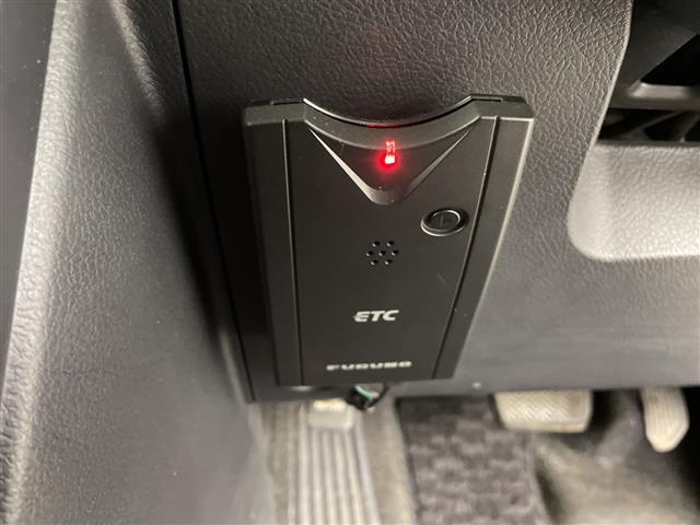 ヴォクシー ＺＳ　４ＷＤ・寒冷地仕様・社外ＨＤＤナビ・ＣＤ／ＤＶＤ／ＳＤ／ＨＤＤ／フルセグＴＶ・Ｂｌｕｅｔｏｏｔｈ接続（ハンズフリーのみ）・片側パワースライドドア・ＭＴモード付ＡＴ／パドルシフト・社外後席用モニター（12枚目）