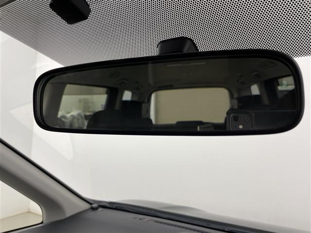 ヴォクシー ＺＳ　４ＷＤ・寒冷地仕様・社外ＨＤＤナビ・ＣＤ／ＤＶＤ／ＳＤ／ＨＤＤ／フルセグＴＶ・Ｂｌｕｅｔｏｏｔｈ接続（ハンズフリーのみ）・片側パワースライドドア・ＭＴモード付ＡＴ／パドルシフト・社外後席用モニター（16枚目）