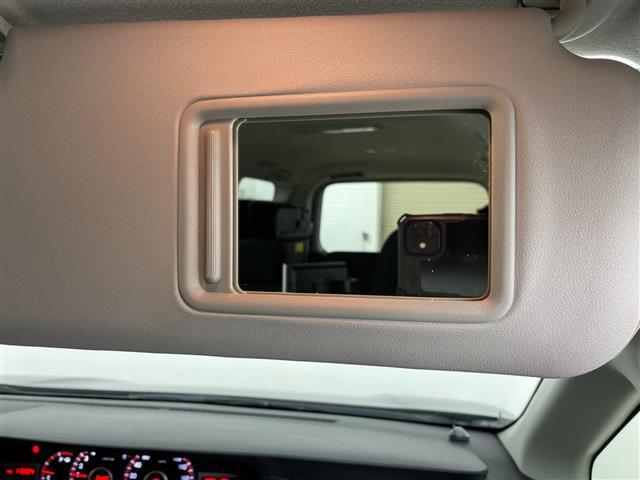 ヴォクシー ＺＳ　４ＷＤ・寒冷地仕様・社外ＨＤＤナビ・ＣＤ／ＤＶＤ／ＳＤ／ＨＤＤ／フルセグＴＶ・Ｂｌｕｅｔｏｏｔｈ接続（ハンズフリーのみ）・片側パワースライドドア・ＭＴモード付ＡＴ／パドルシフト・社外後席用モニター（17枚目）