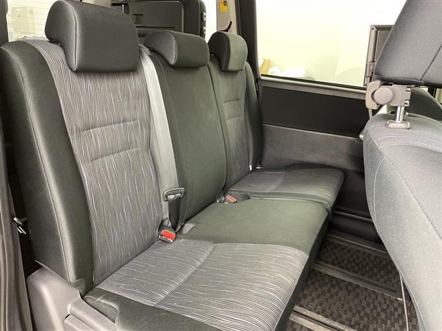 ヴォクシー ＺＳ　４ＷＤ・寒冷地仕様・社外ＨＤＤナビ・ＣＤ／ＤＶＤ／ＳＤ／ＨＤＤ／フルセグＴＶ・Ｂｌｕｅｔｏｏｔｈ接続（ハンズフリーのみ）・片側パワースライドドア・ＭＴモード付ＡＴ／パドルシフト・社外後席用モニター（25枚目）