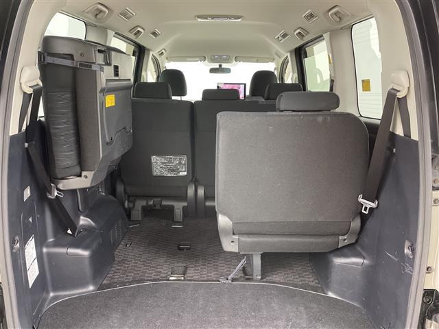 ヴォクシー ＺＳ　４ＷＤ・寒冷地仕様・社外ＨＤＤナビ・ＣＤ／ＤＶＤ／ＳＤ／ＨＤＤ／フルセグＴＶ・Ｂｌｕｅｔｏｏｔｈ接続（ハンズフリーのみ）・片側パワースライドドア・ＭＴモード付ＡＴ／パドルシフト・社外後席用モニター（27枚目）