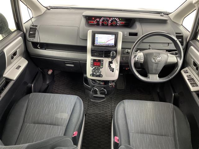 ヴォクシー ＺＳ　４ＷＤ・寒冷地仕様・社外ＨＤＤナビ・ＣＤ／ＤＶＤ／ＳＤ／ＨＤＤ／フルセグＴＶ・Ｂｌｕｅｔｏｏｔｈ接続（ハンズフリーのみ）・片側パワースライドドア・ＭＴモード付ＡＴ／パドルシフト・社外後席用モニター（42枚目）