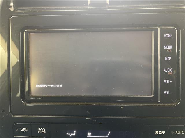 プリウス ＳセーフティプラスＩＩ　４ＷＤ・寒冷地仕様・純正ＳＤナビ・トヨタセーフティセンス・プリクラッシュセーフティ・レーダークルーズコントロール・ブラインドスポットモニター・バックカメラ・ビルトインＥＴＣ・社外前後ドラレコ（2枚目）