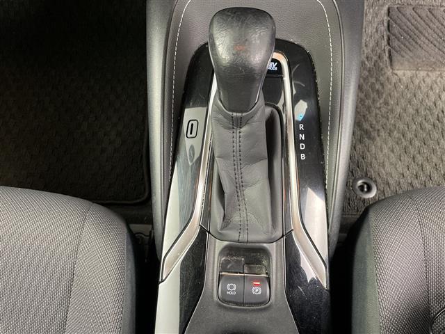 カローラツーリング ハイブリッド　Ｓ　ワンオーナー・４ＷＤ・寒冷地仕様・純正ディスプレイオーディオバックカメラ・ＥＴＣ・トヨタセーフティセンス・ＰＣＳ・レーダークルーズ・ＢＳＭ・積込夏タイヤ純正ＡＷセット・前後ドライブレコーダー（4枚目）