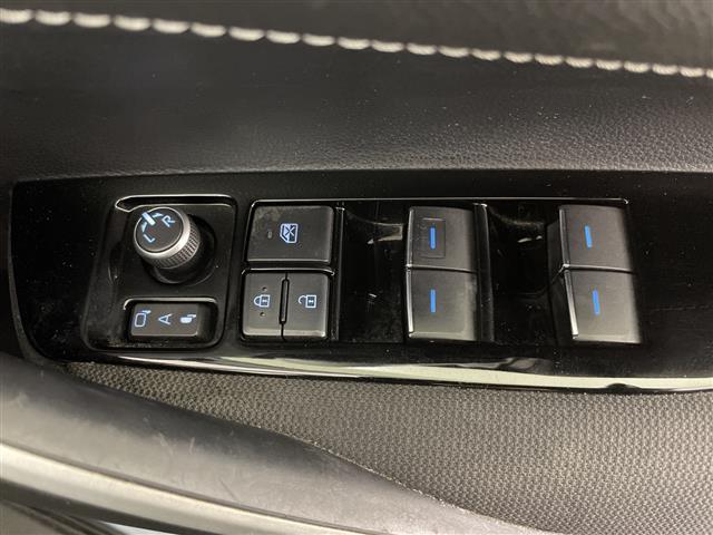 カローラツーリング ハイブリッド　Ｓ　ワンオーナー・４ＷＤ・寒冷地仕様・純正ディスプレイオーディオバックカメラ・ＥＴＣ・トヨタセーフティセンス・ＰＣＳ・レーダークルーズ・ＢＳＭ・積込夏タイヤ純正ＡＷセット・前後ドライブレコーダー（9枚目）