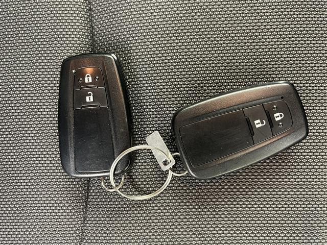 カローラツーリング ハイブリッド　Ｓ　ワンオーナー・４ＷＤ・寒冷地仕様・純正ディスプレイオーディオバックカメラ・ＥＴＣ・トヨタセーフティセンス・ＰＣＳ・レーダークルーズ・ＢＳＭ・積込夏タイヤ純正ＡＷセット・前後ドライブレコーダー（10枚目）