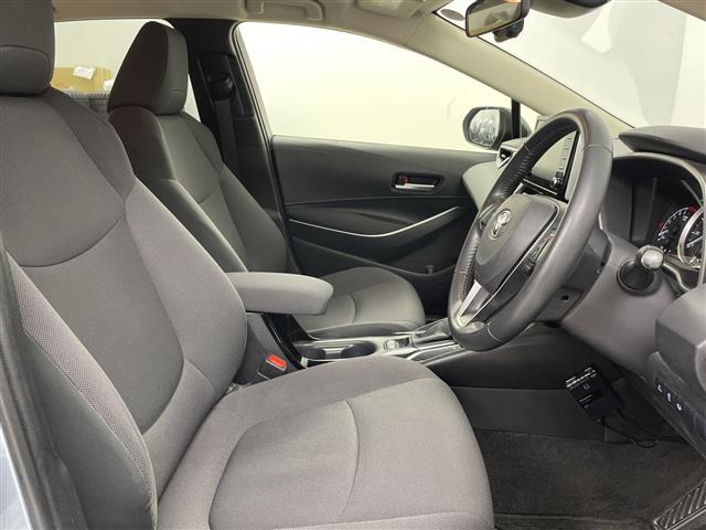 カローラツーリング ハイブリッド　Ｓ　ワンオーナー・４ＷＤ・寒冷地仕様・純正ディスプレイオーディオバックカメラ・ＥＴＣ・トヨタセーフティセンス・ＰＣＳ・レーダークルーズ・ＢＳＭ・積込夏タイヤ純正ＡＷセット・前後ドライブレコーダー（16枚目）