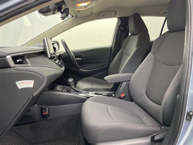 カローラツーリング ハイブリッド　Ｓ　ワンオーナー・４ＷＤ・寒冷地仕様・純正ディスプレイオーディオバックカメラ・ＥＴＣ・トヨタセーフティセンス・ＰＣＳ・レーダークルーズ・ＢＳＭ・積込夏タイヤ純正ＡＷセット・前後ドライブレコーダー（20枚目）