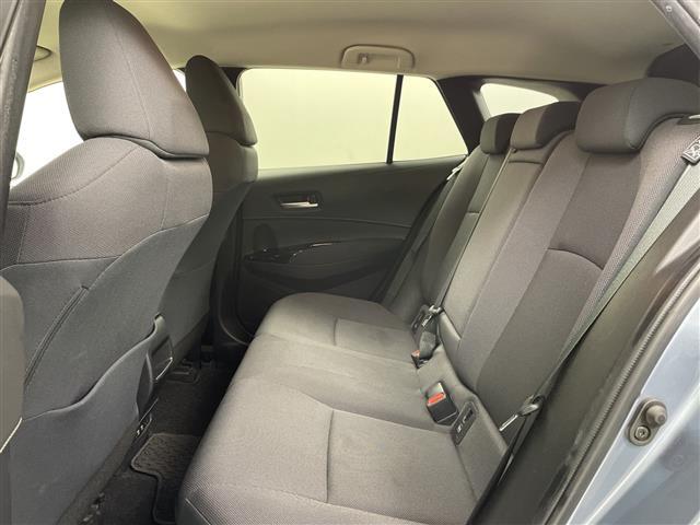 カローラツーリング ハイブリッド　Ｓ　ワンオーナー・４ＷＤ・寒冷地仕様・純正ディスプレイオーディオバックカメラ・ＥＴＣ・トヨタセーフティセンス・ＰＣＳ・レーダークルーズ・ＢＳＭ・積込夏タイヤ純正ＡＷセット・前後ドライブレコーダー（21枚目）