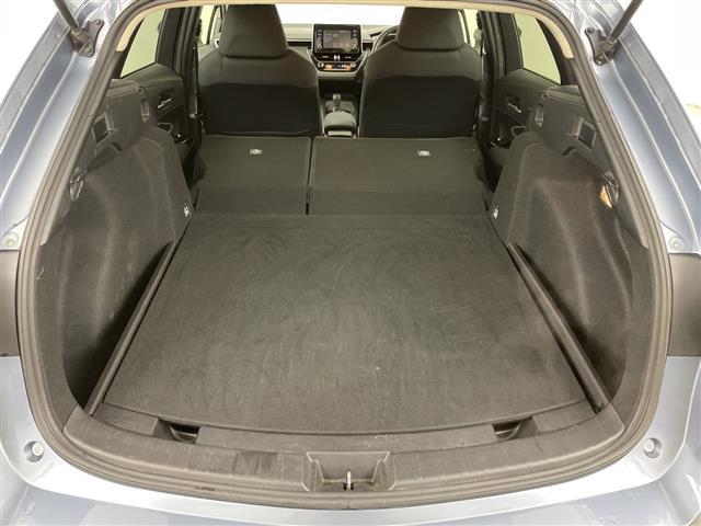 カローラツーリング ハイブリッド　Ｓ　ワンオーナー・４ＷＤ・寒冷地仕様・純正ディスプレイオーディオバックカメラ・ＥＴＣ・トヨタセーフティセンス・ＰＣＳ・レーダークルーズ・ＢＳＭ・積込夏タイヤ純正ＡＷセット・前後ドライブレコーダー（26枚目）