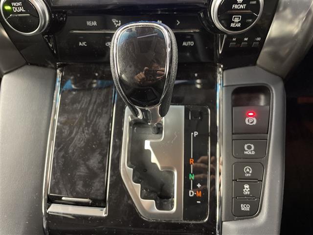 アルファード ２．５Ｓ　Ｃパッケージ　・４ＷＤ／寒冷地仕様・純正ディスプレイオーディオ　ナビ／ＢＴ／ＣＤ／ＤＶＤ・バックカメラ・レーダークルーズコントロール・ブラインドスポットモニター・リヤクロストラフィックアラート・トヨタセ（10枚目）