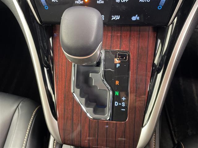 ハリアーハイブリッド プレミアム　ワンオーナー・４ＷＤ・エアロ（フロント／サイド／リア）・純正ＳＤナビ・Ｂｌｕｅｔｏｏｔｈ接続・トヨタセーフティセンス・プリクラッシュセーフティ・レーダークルコン・オートマチックハイビーム・バックカメラ（5枚目）