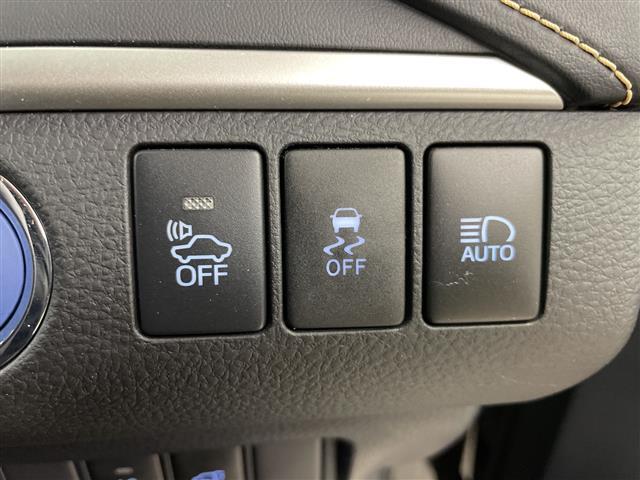 ハリアーハイブリッド プレミアム　ワンオーナー・４ＷＤ・エアロ（フロント／サイド／リア）・純正ＳＤナビ・Ｂｌｕｅｔｏｏｔｈ接続・トヨタセーフティセンス・プリクラッシュセーフティ・レーダークルコン・オートマチックハイビーム・バックカメラ（10枚目）