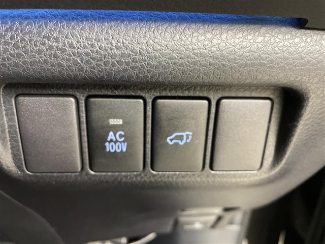 ハリアーハイブリッド プレミアム　ワンオーナー・４ＷＤ・エアロ（フロント／サイド／リア）・純正ＳＤナビ・Ｂｌｕｅｔｏｏｔｈ接続・トヨタセーフティセンス・プリクラッシュセーフティ・レーダークルコン・オートマチックハイビーム・バックカメラ（11枚目）