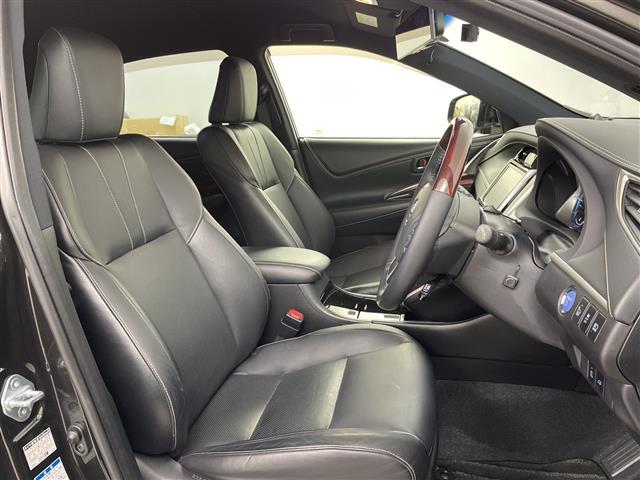 ハリアーハイブリッド プレミアム　ワンオーナー・４ＷＤ・エアロ（フロント／サイド／リア）・純正ＳＤナビ・Ｂｌｕｅｔｏｏｔｈ接続・トヨタセーフティセンス・プリクラッシュセーフティ・レーダークルコン・オートマチックハイビーム・バックカメラ（19枚目）