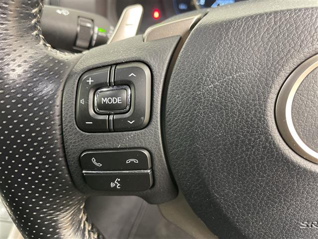 IS IS300h Fスポーツ ・4WD・ハイブリッド・モデリスタエアロ(F.S.R)・レクサスセーフティーサポート・プリクラッシュセーフティ・レーダークルーズコントロール・純正10.3インチディスプレイ・ナビ/フルセ(17枚目)