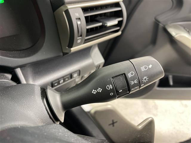 IS IS300h Fスポーツ ・4WD・ハイブリッド・モデリスタエアロ(F.S.R)・レクサスセーフティーサポート・プリクラッシュセーフティ・レーダークルーズコントロール・純正10.3インチディスプレイ・ナビ/フルセ(20枚目)