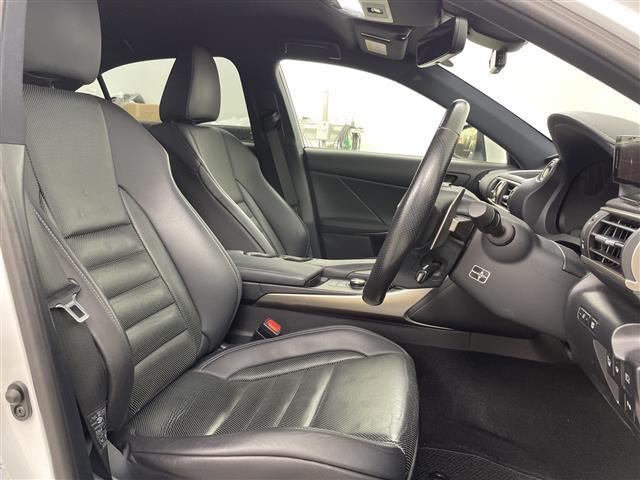 IS IS300h Fスポーツ ・4WD・ハイブリッド・モデリスタエアロ(F.S.R)・レクサスセーフティーサポート・プリクラッシュセーフティ・レーダークルーズコントロール・純正10.3インチディスプレイ・ナビ/フルセ(21枚目)