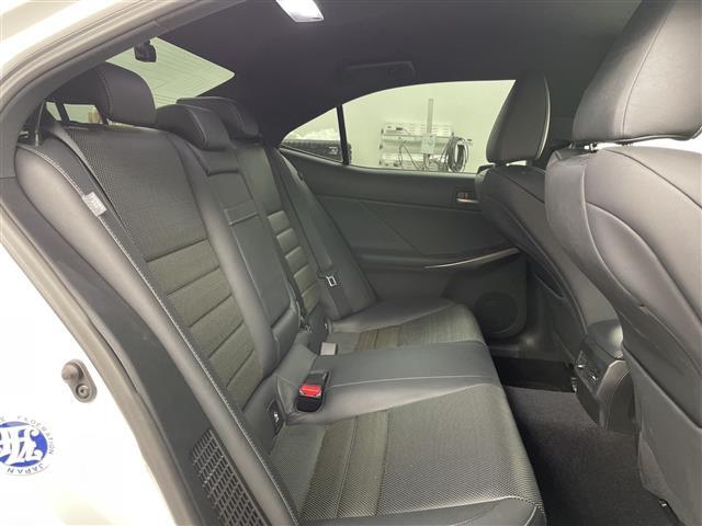 IS IS300h Fスポーツ ・4WD・ハイブリッド・モデリスタエアロ(F.S.R)・レクサスセーフティーサポート・プリクラッシュセーフティ・レーダークルーズコントロール・純正10.3インチディスプレイ・ナビ/フルセ(22枚目)