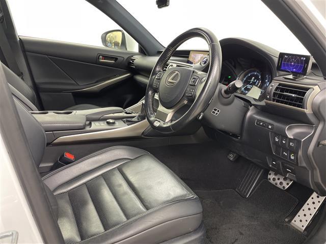 IS IS300h Fスポーツ ・4WD・ハイブリッド・モデリスタエアロ(F.S.R)・レクサスセーフティーサポート・プリクラッシュセーフティ・レーダークルーズコントロール・純正10.3インチディスプレイ・ナビ/フルセ(23枚目)