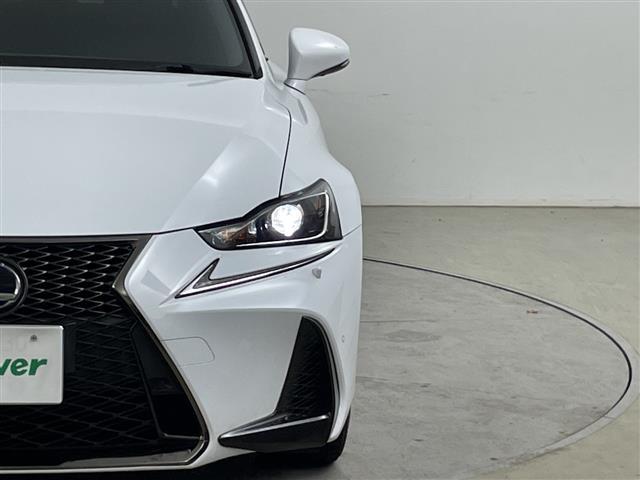 IS IS300h Fスポーツ ・4WD・ハイブリッド・モデリスタエアロ(F.S.R)・レクサスセーフティーサポート・プリクラッシュセーフティ・レーダークルーズコントロール・純正10.3インチディスプレイ・ナビ/フルセ(31枚目)